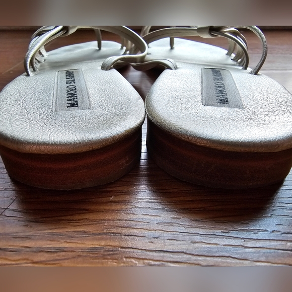 Manolo Blahnik Slip On Slides Strappy Sandals Gold 38 1/2 Fit Size 8 - Picture 2 of 5